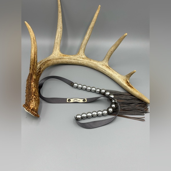 Elegant Gray Faux Pearls and Silver Fringe Necklace - Picture 5 of 9